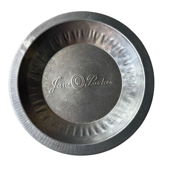 2 Vintage Jane Parker 8” Pie Tins - Picture 4 of 7